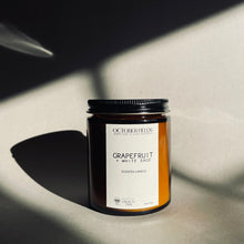 將圖像加載到圖庫查看器中，Amber Glass Candle - Grapefruit + White sage 西柚 + 白鼠尾草